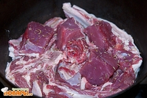 Шаг 8: Солим и посыпаем зирой.