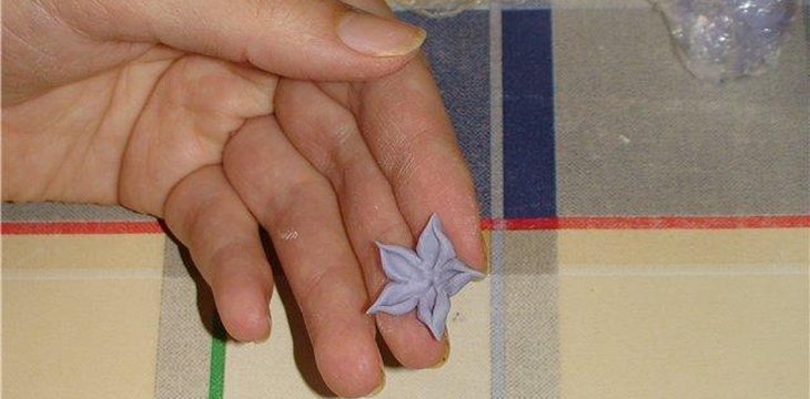 Шаг №19 МК Маленькие цветочки для букетиков от kopusha