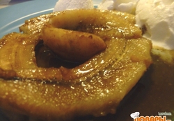 Рецепт: Бананы фламбе с карибским кофейным сиропом