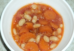 Фасоль тушеная в томатном соусе