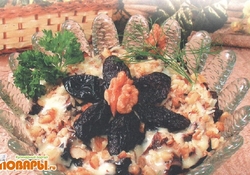 Рецепт: Салат слоеный с черносливом